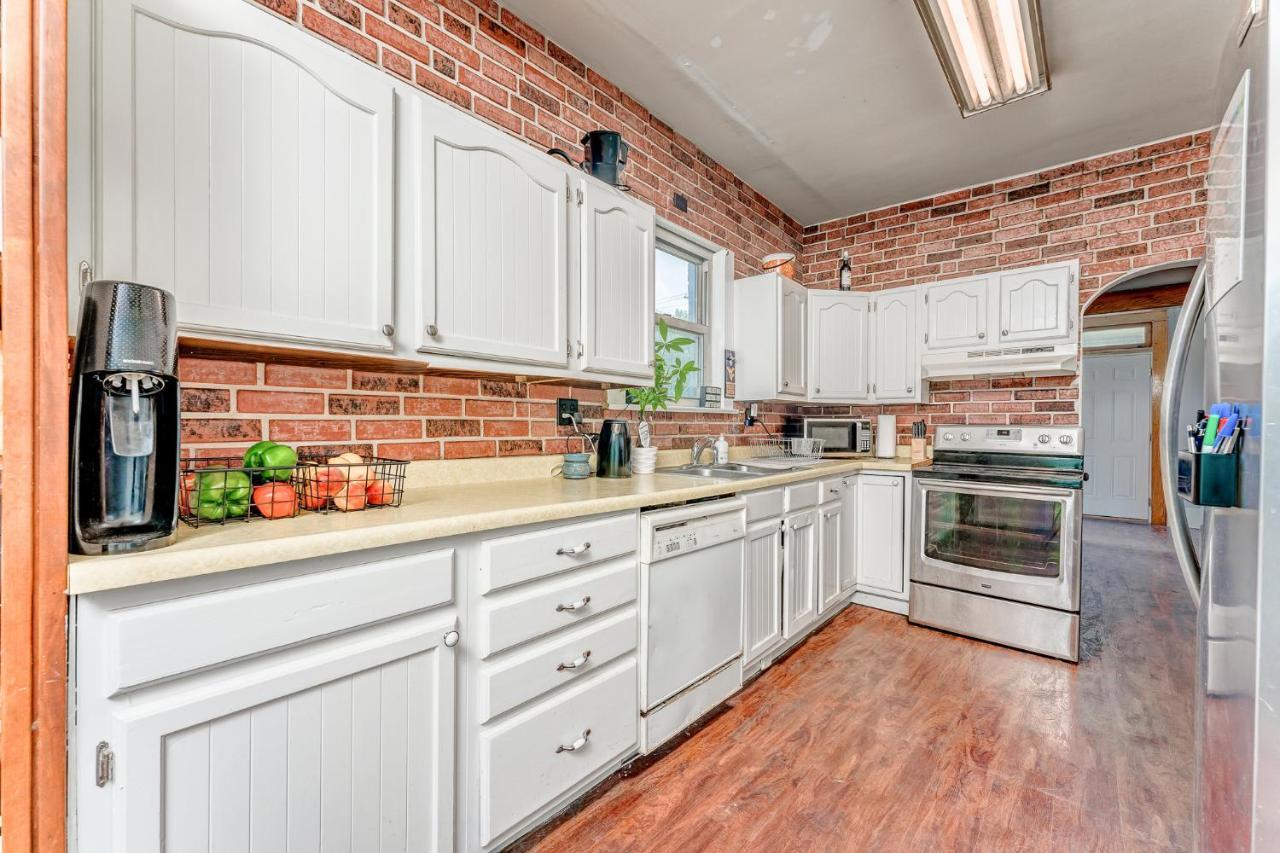 Awesome House, 5 Minutes To Dt, 2 Miles To Stadium And Ruby Memorial! Morgantown Bagian luar foto